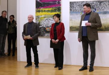 Milan Kubíček: Čierny a Biely vesmír