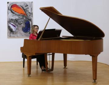 Milan Kubíček: Čierny a Biely vesmír