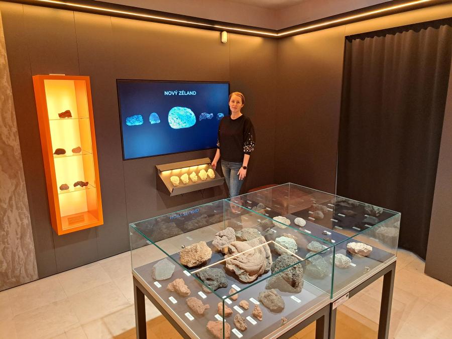 Pohronské múzeum, Nová Baňa - Jana Potovká vo Vulkanologickej expozícii